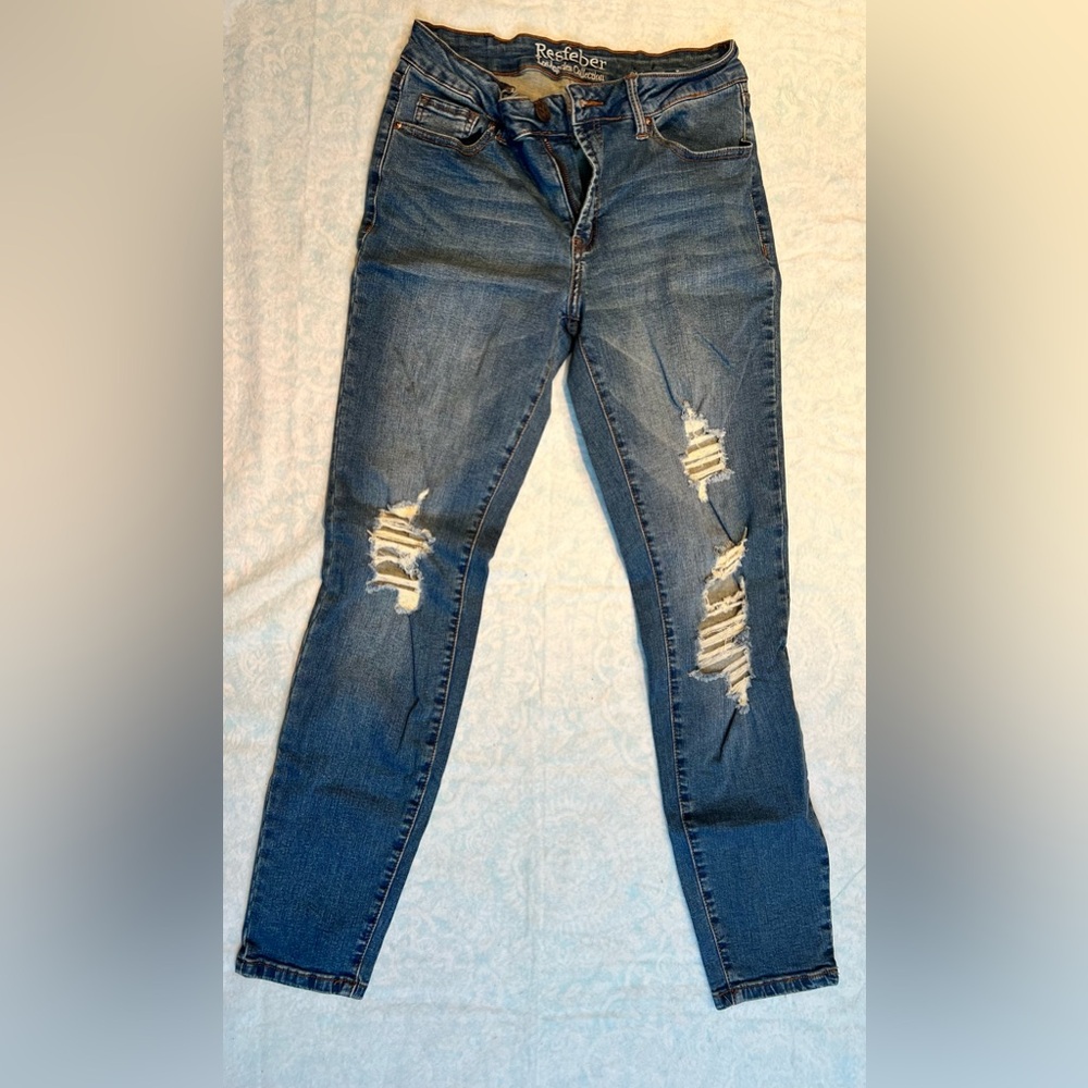 Resferber skinny boyfriend distressed blu jeans found on Amazon 10